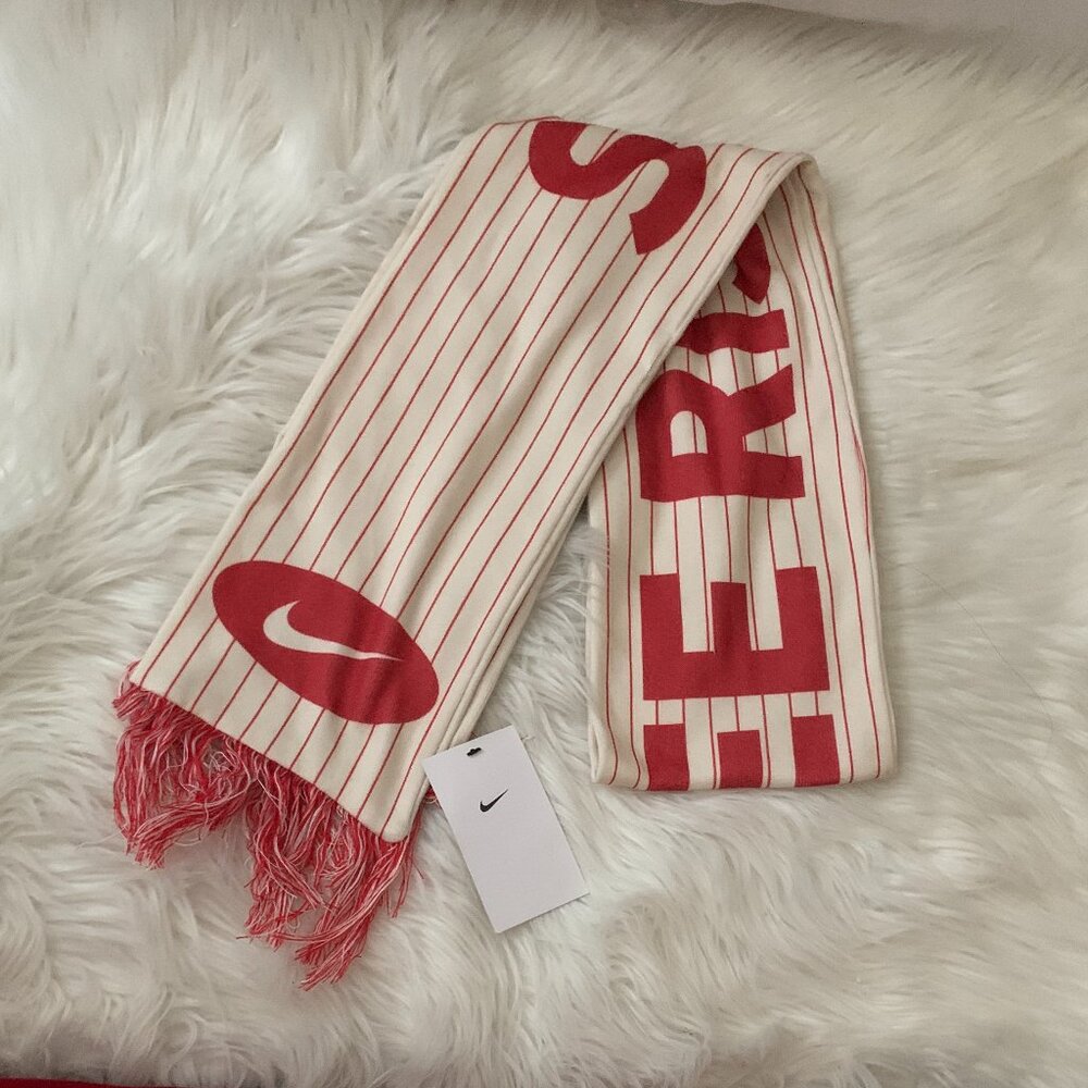 NIKE Canada Soccer Striped Scarf in Ivory/Red